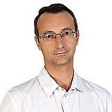 Врач Ахвердян Юрий Рубенович