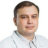 Врач Зотов Роман Александрович